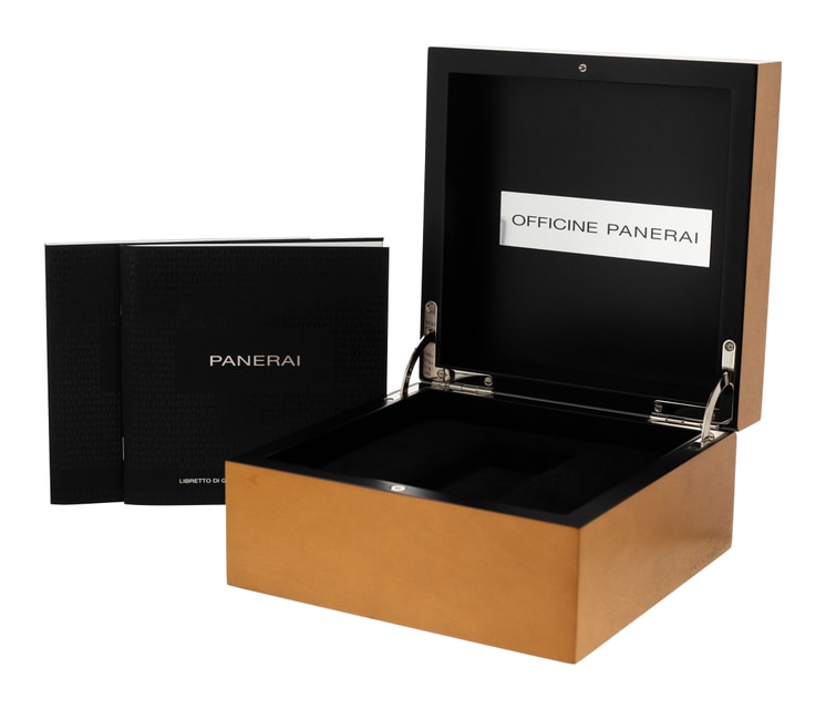 Panerai Luminor Marina PAM01005 Image 4